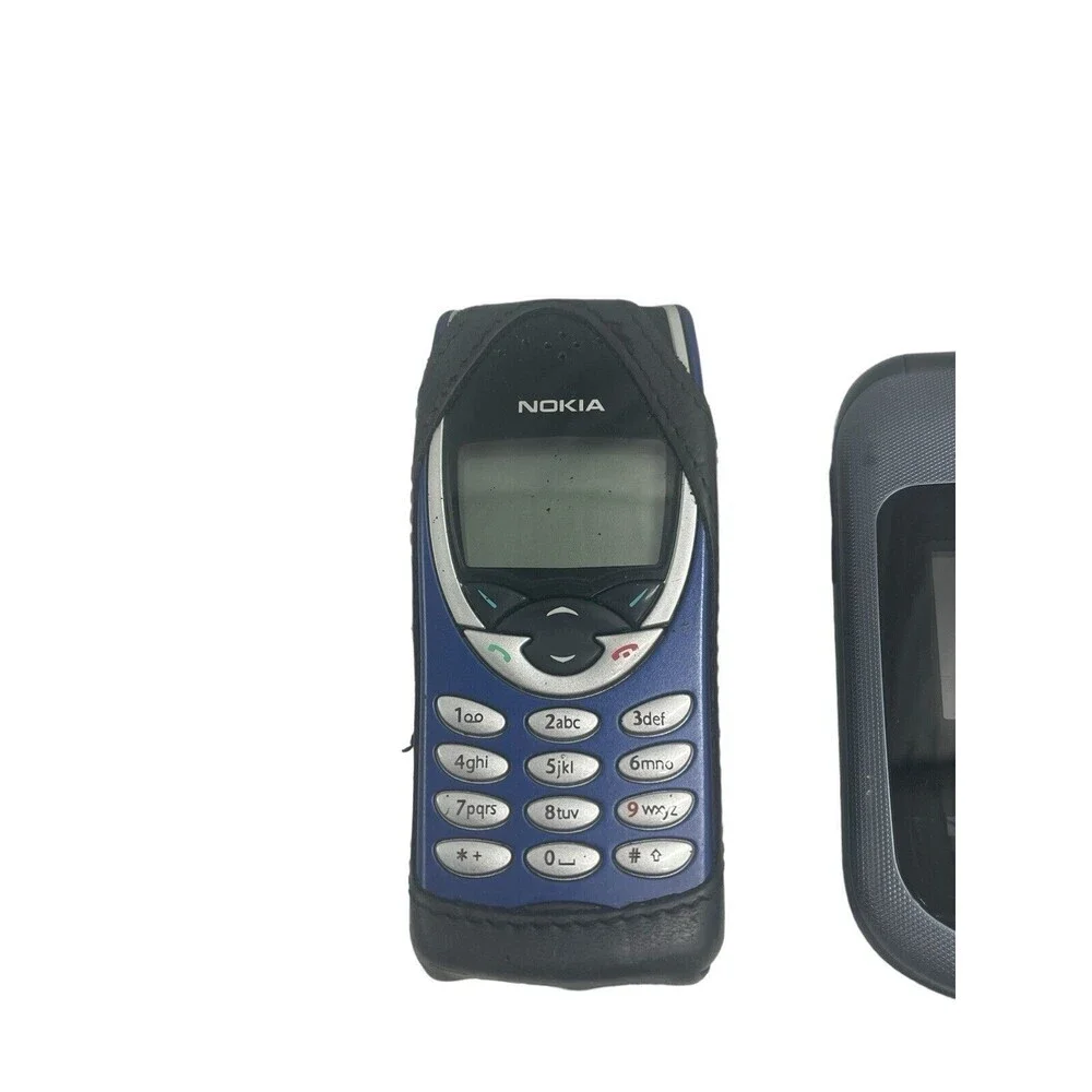 Lot 5 Vintage Cell Phone Flip Phones from Various Brands FOR PARTS, AS IS.